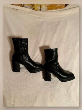 Steve Madden platform black boots